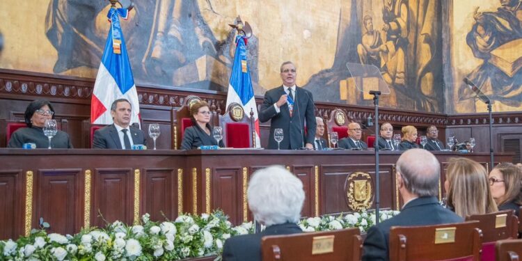 Abinader distingue aportes del Ministerio de la Juventud durante rendición de cuentas