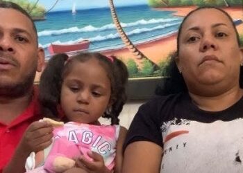 Madre pide ayuda al presidente Abinader para operar hija con cardiopatía congénita