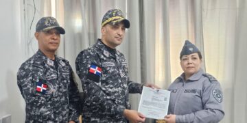 Asume primera mujer como comandante de La Victoria