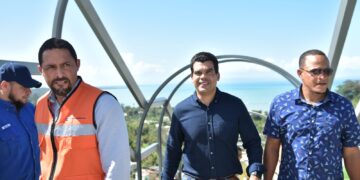 Wellington Arnaud supervisa obras en las provincias de El Seibo y Azua