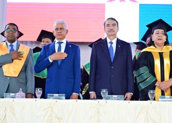 Oficina senatorial de Sánchez Ramírez entregó más de 8 mil becas estudiantil