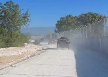 Ministro de Defensa recorre por tierra de Pedernales a Dajabón