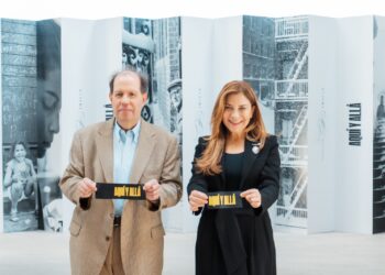 INICIA y la Alcaldía del DN inauguran exhibición fotográfica del libro “Aquí y Allá” en el monumento Fray Antonio de Montesino