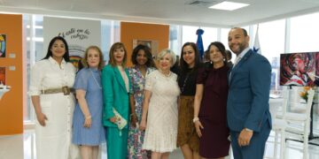 La Embajadora de la RD en Panamá inaugura Salón Cultural Pedro Mir