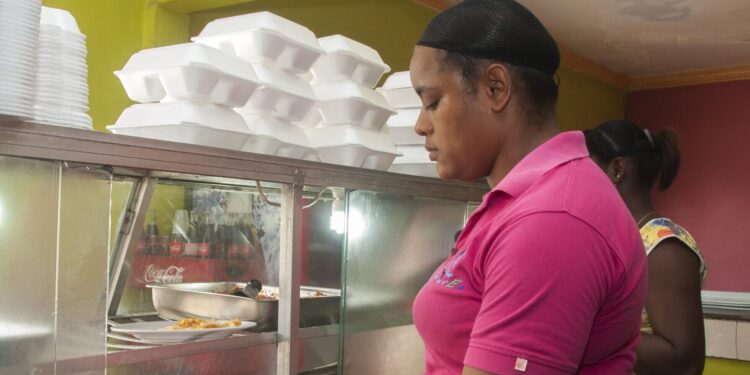 AIRAC revela que más de la mitad de sus créditos pertenecen a mujeres