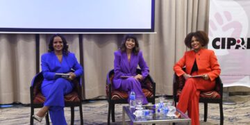 Sólo en 21% casos mujeres son usadas como fuentes; estudio revela enfoques machistas en los medios de comunicación en RD