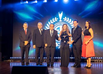 Federación Dominicana de Automovilismo reconoce a la alcaldesa Carolina Mejía por sus aportes a este deporte
