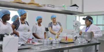 “Mujeres SUPEREmprendedoras” de Supérate ya ha graduado a 964 mujeres; el proyecto integró a 1,500