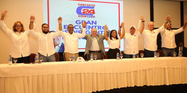 "Movimiento Contacto 24″ brinda apoyo a Luis Abinader