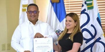 Hugo Mendoza recibe reconocimiento del INAP por fomentar capacitación a servidores públicos