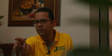 Jhonatan Liriano presenta proyecto de “Ley Comer Bien, Vivir Mejor”