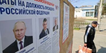 Los rusos acuden a las urnas para elegir a su presidente