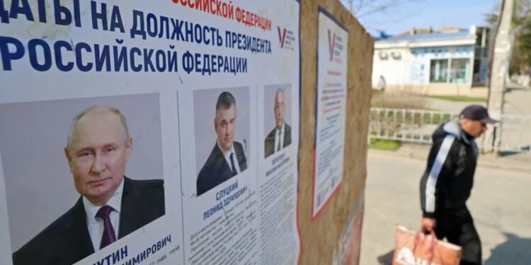 Los rusos acuden a las urnas para elegir a su presidente