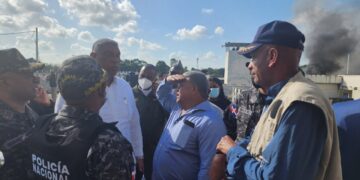 COE coordina acciones en incendio cárcel de La Victoria