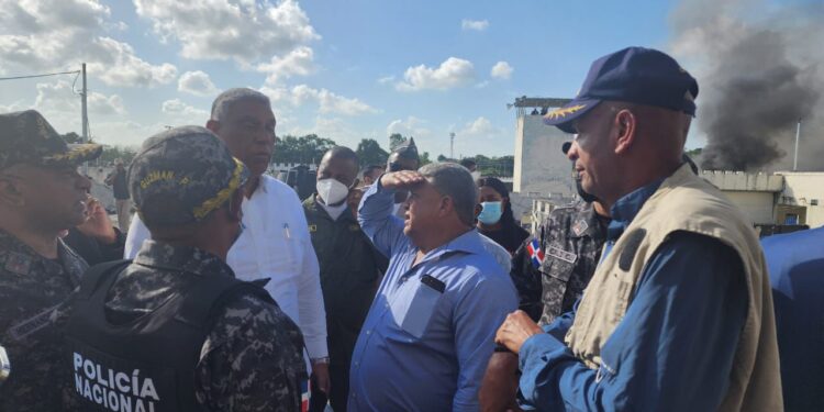 COE coordina acciones en incendio cárcel de La Victoria