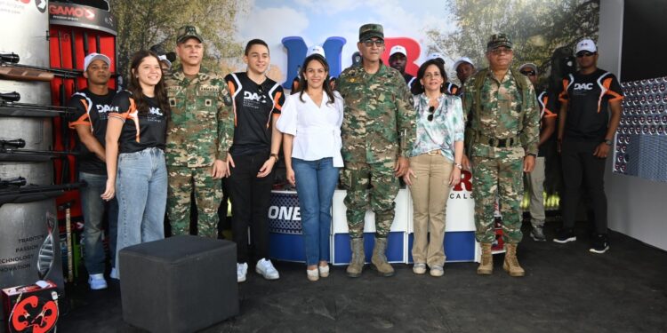 Ministro de Defensa participa en la apertura del evento Dominican Airgun Challenge
