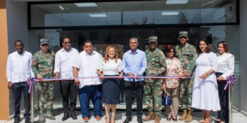 Gobierno inaugura nueva escuela vocacional de FFAA y PN en Azua