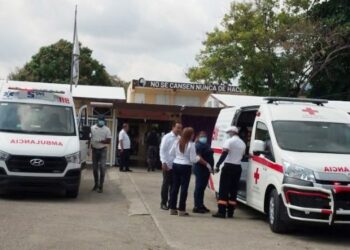 Son 20 los estudiantes ingresados por presunto golpe de calor, según 9-1-1