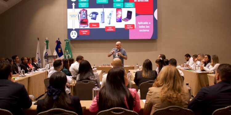 Fencoop da inicio a taller de innovación para sus cooperativas afiliadas