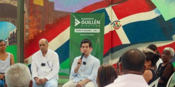 Continúan los Conversatorios Comunitarios: Francisco Guillén en La Yuca de Naco