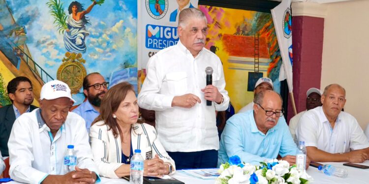 Miguel Vargas: “Respuesta del Gobierno a ACNUR debe ser con hechos y no solo de palabras”