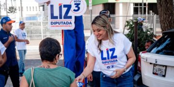 Liz Mieses realiza operativo y entrega cientos de botiquines en el Distrito Nacional
