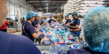 Plan Social entrega más de 800 mil kits Habichuelas con Dulces