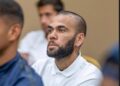 Exfutbolista Dani Alves celebra por todo lo alto tras salir bajo fianza de prisión