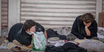 Florida prohíbe a personas sin hogar dormir en las calles