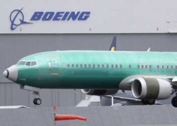 Muere exempleado de Boeing que acusó a la empresa de graves fallas de seguridad