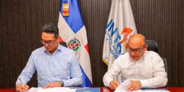 Firman convenio para la implementación de paradas de motociclistas