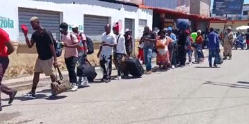 Haitianos retornan voluntariamente a su país por Dajabón