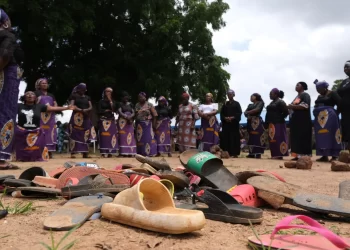 Casi 300 estudiantes secuestrados en ataque a escuela en Nigeria, dice director
