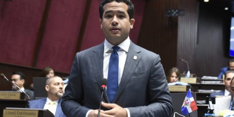 Omar Fernández confirma su participación en debate electoral