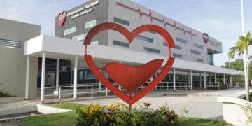 Hemocentro Nacional entrega sangre para lesionados en incendio en carnaval de Salcedo