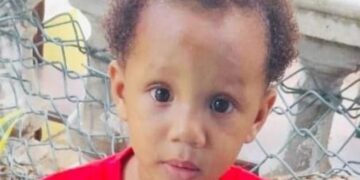 Muere niño tras recibir descarga eléctrica en Baní