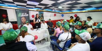 Candidata a diputada de Ultramar Isha Cabrera presenta propuesta en Chile