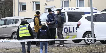 Muere uno de tres menores heridos durante tiroteo en un colegio de Finlandia