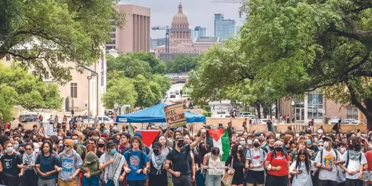 Crece la tensión entre las universidades de Estados Unidos y sus estudiantes por los campamentos
