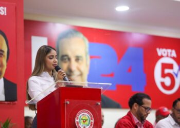 Silvia González presenta propuesta a problema del Drenaje en el Distrito Nacional