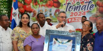 Reconocen a Hecmilio Galván por su contribución al sector agropecuario en Azua