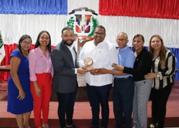 Colegio de Periodistas reconoce a Miguel Montilla por aportes a medios digitales