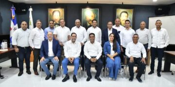 Presidente de Fedomu y alcalde de La Vega realiza intercambio de experiencia con alcaldes electos