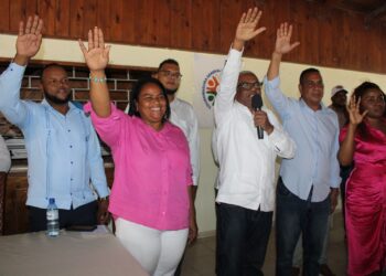 Juan Rosa lidera juramentaciones de movimientos en apoyo a Luis a Abinader 