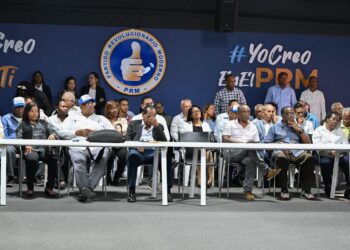 Adultos mayores se reúnen y trazan meta para  dar 70 % en votos a Abinader