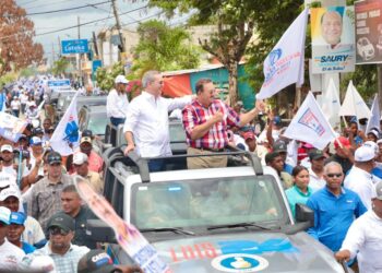 Abinader encabeza marcha caravana en Hato Mayor