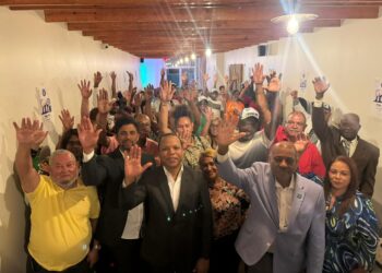 Partido País Posible juramenta al presidente y coordinador de campaña del PRD en PR 