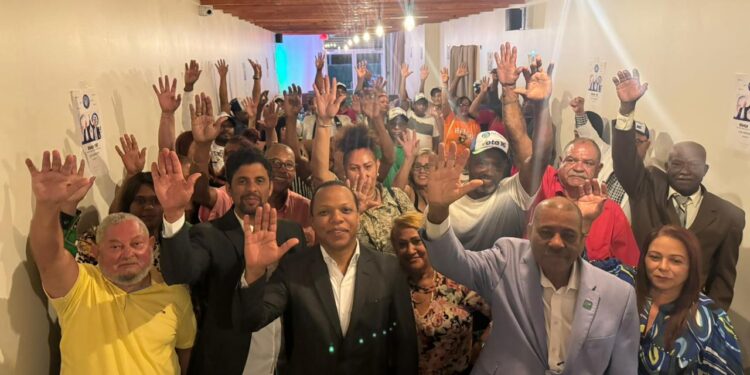 Partido País Posible juramenta al presidente y coordinador de campaña del PRD en PR 