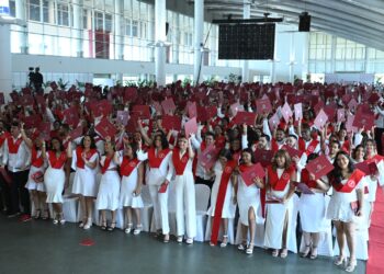 Mujeres lideran sexagésima octava graduación del INTEC