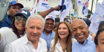 PRM realiza en SDE bandereos simultáneos junto a Carolina Mejía